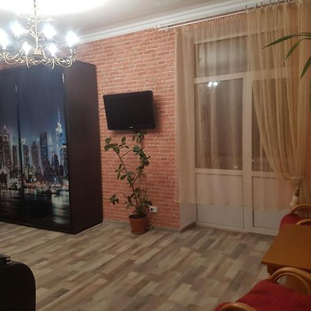 Apartment New York Street เครเมนชุก ภายนอก รูปภาพ