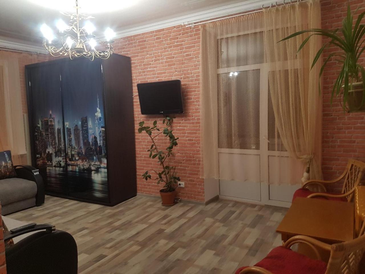Apartment New York Street เครเมนชุก ภายนอก รูปภาพ