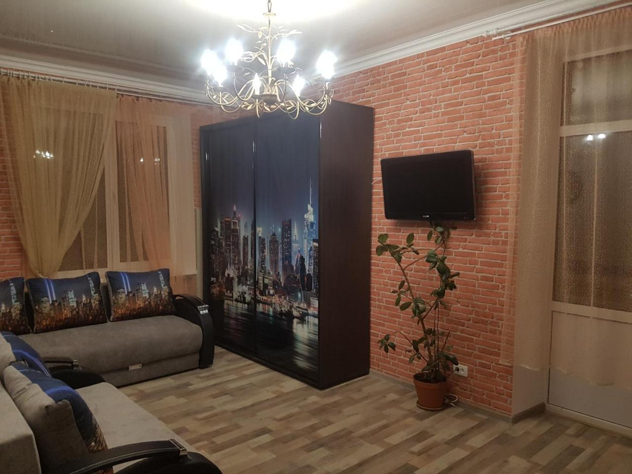 Apartment New York Street เครเมนชุก ภายนอก รูปภาพ